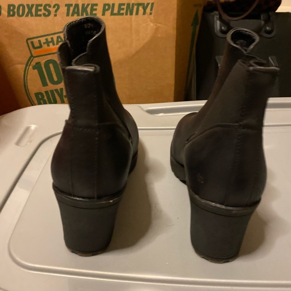 Chelsea Boot - Picture 5 of 6